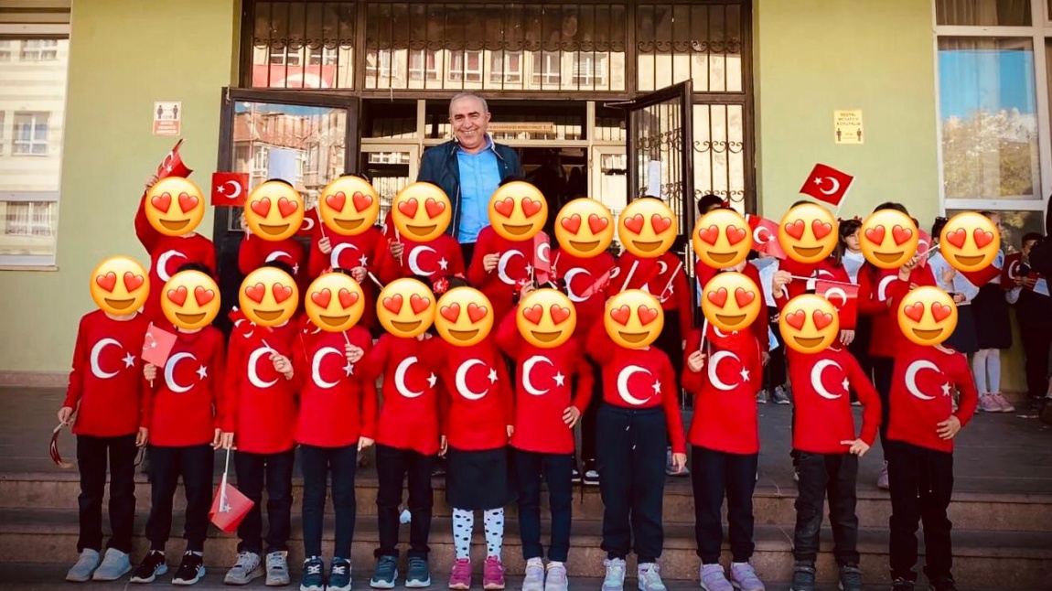Ankara'nın Başkent Oluşunun 100.Yılı Okulumuzda Coşkuyla Kutlandı